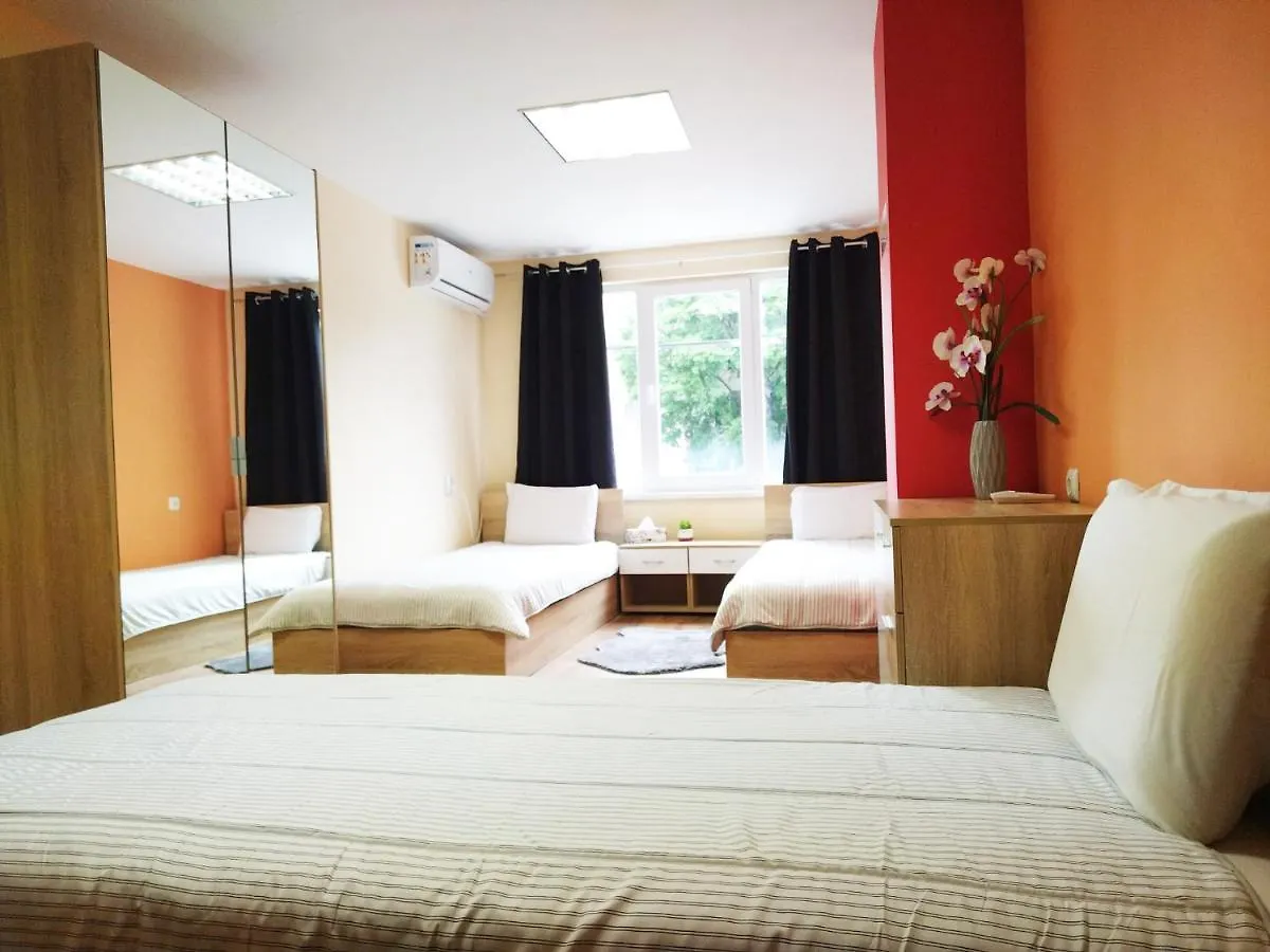Hostel Roma Warna