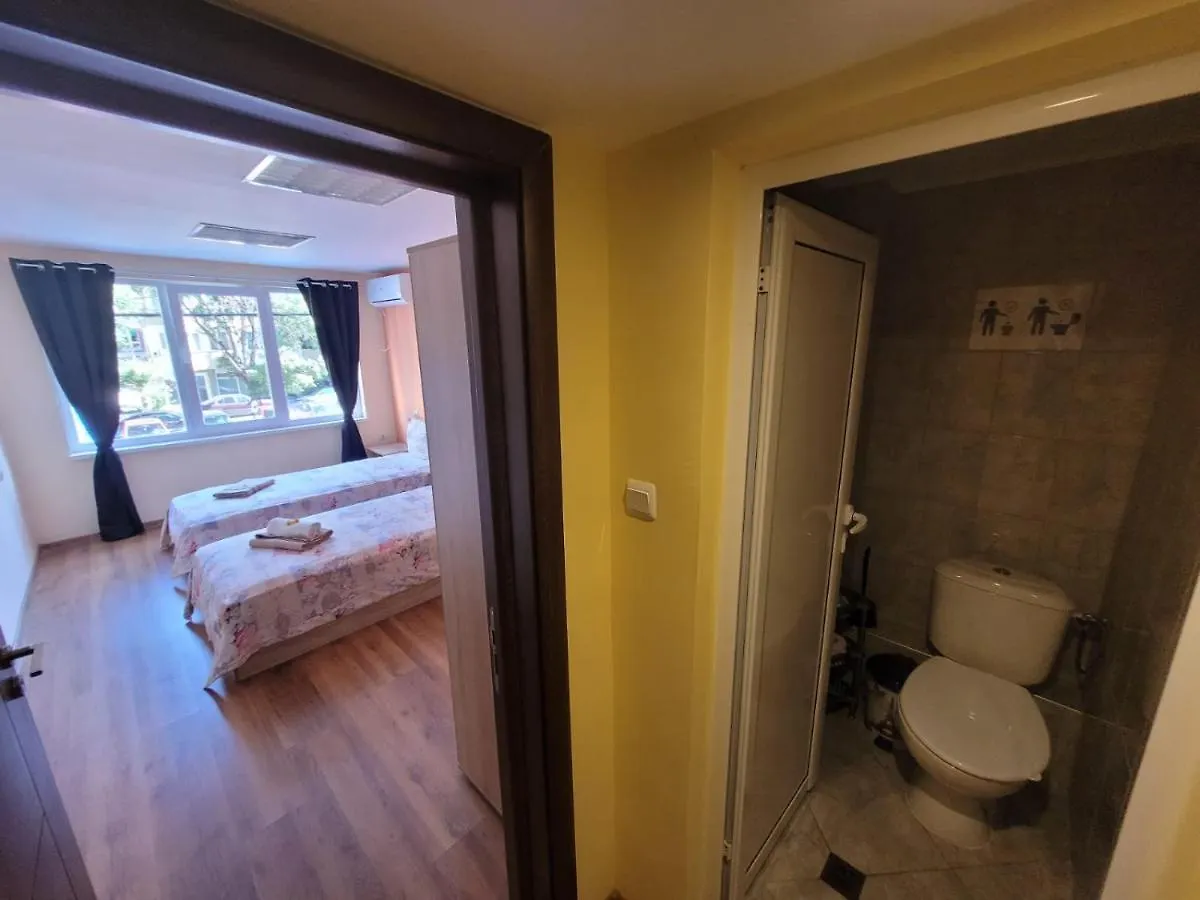 Roma Hostel Varna 0*,